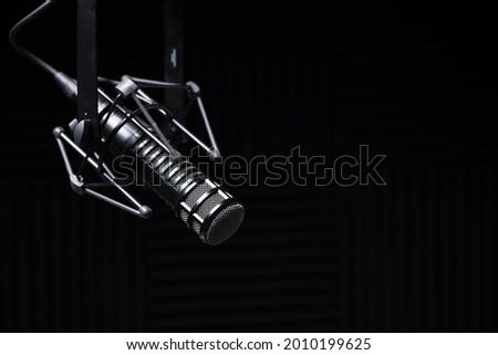 Electrovoice microphone silhouette podcast VoiceOver