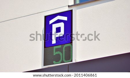 Electronic sign. Status Parking at mall