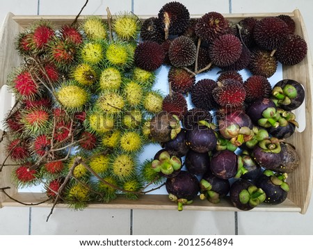 Local fruits in the tray