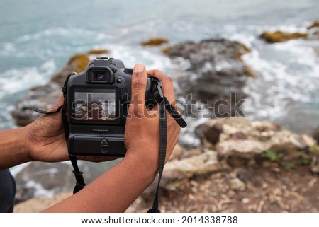 picture of the lcd display on a dslr camera