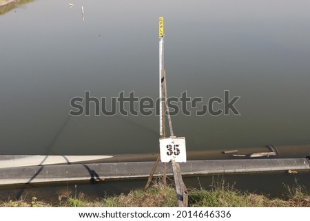 water level indicator control pole