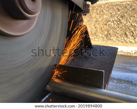 Cutting stainless steel by the cutter