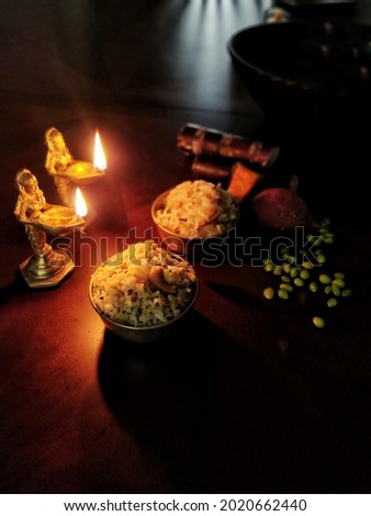 A selective of idols on a wooden table