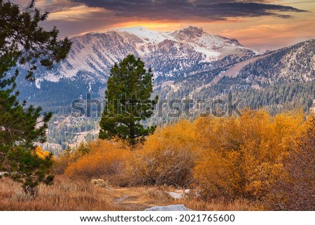 Hiking at Mammoth California in the fall
