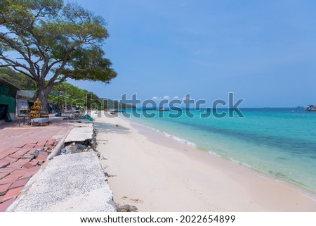 Beautiful panoramic view of Sand beach and blue sea in summer vacation on the island of Koh Larn ,Pattaya city ,Thailand.