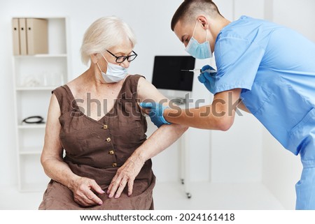 elderly woman in hospital immunity protection health care