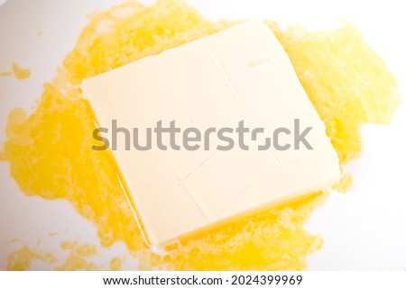 butter dissolving in warm milk