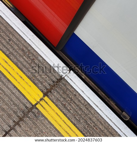 mind the gap, the colours of London 