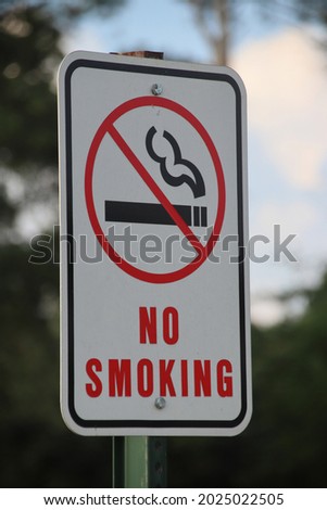 No smoking sign in a park