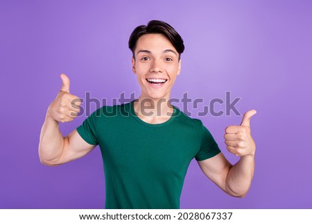 Photo of cheerful amazed happy positive man make thumb up smile sale isolated on violet color background