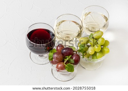 Pictures of beautiful organically grown grapes 