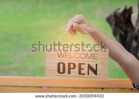 close up open label with blur background
