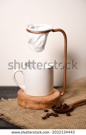 Mug cup ceramic personalizável mockup coffe kettle background