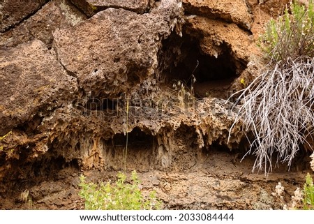 Volcanic basaltic rock with evidence of its past liquid state