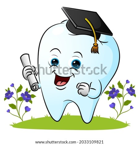 The tooth is wearing the graduate hat and holding a paper of illustration