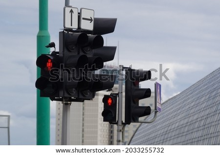 TRAFFIC LIGHT - Signaling at the pedestrian crossing 
