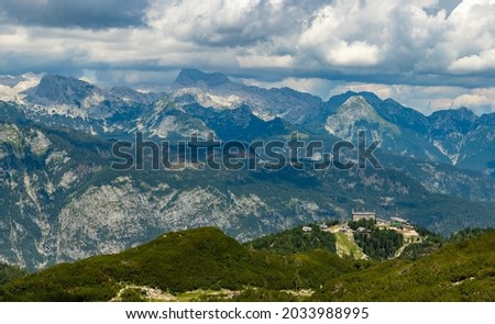 A picture of the Vogel ski resort overlooking the Triglag peak and the Triglav National Park.