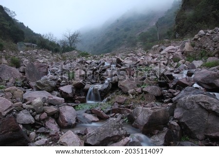 Long exposure photography of rocks and a creek in the mountains of Jujuy, Argentina