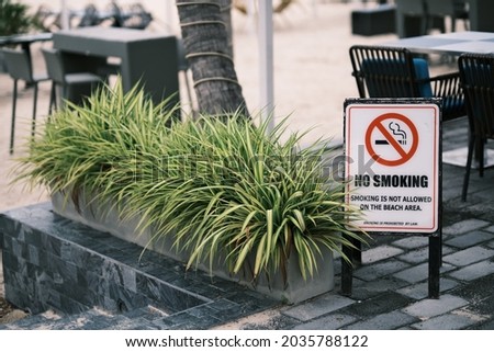 No smoking sign on the beach area