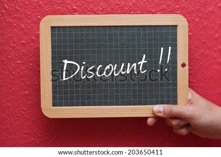 Chalkboard in hand - message Discount