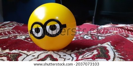Minion Ball Scary background and textures