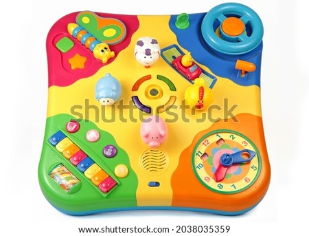 Stimulation toy for babies with vivid colors, multifunctional with animals, sounds, lights and buttons that catch the attention of children, Generic toy for infants and early stimulation of the brain.