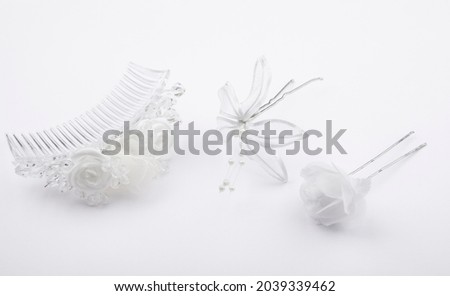 image of hairpin white background 