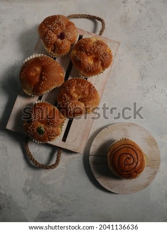 The Sweet Cakes with many flavour in the white background