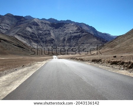 This is a very beautiful picture of Leh to Kargil road of India. Photo taken at the road national highway number one.
					