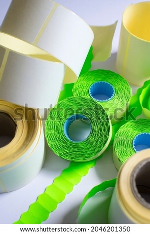 Roll of Tag Label Paper Sticking