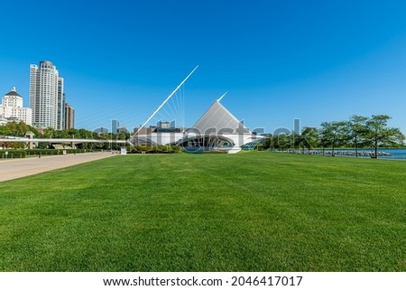 The Milwaukee Art Museum and Lakefront Royalty-Free Stock Photo #2046417017