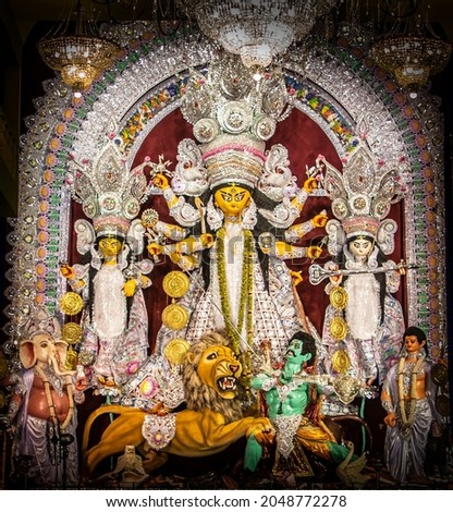 Durga Puja in Kolkata, Durga idol in Kolkata