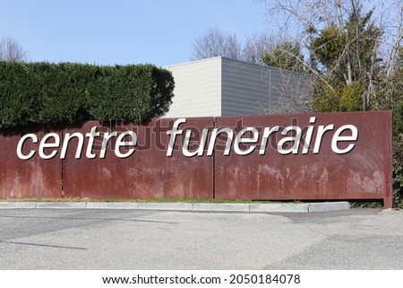 Funeral center in France called centre funeraire in french language