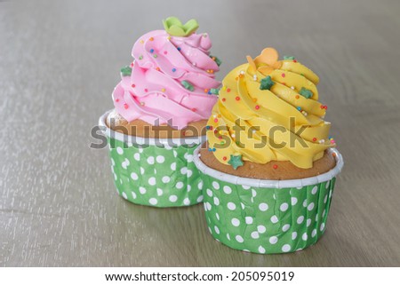 Yellow cupcake