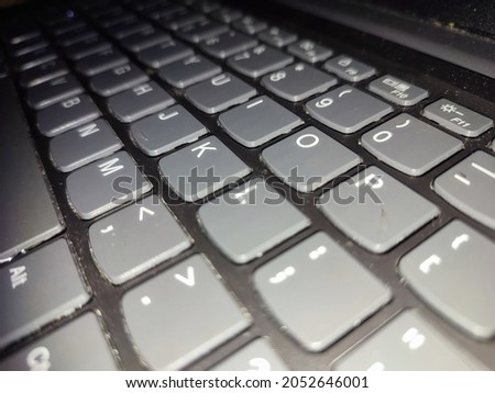 Hardwaee's photo of the arrangement of the keyboard keys.