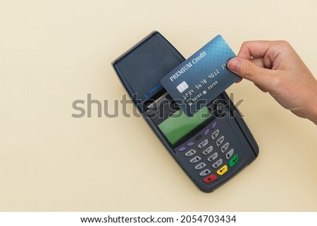 Credit card screen cashless payment in the new normal