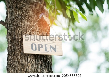 close up open label with blur background
