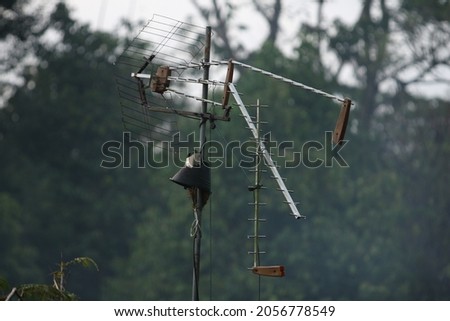 photo of an antenna that was broken after the rain