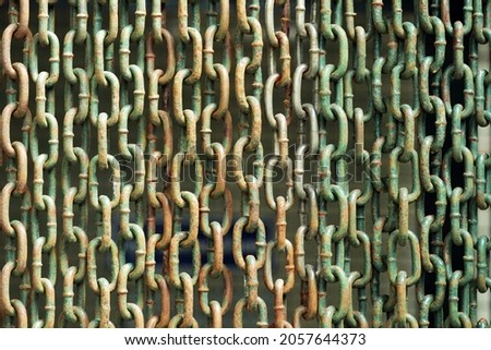 Detail of the old chain link