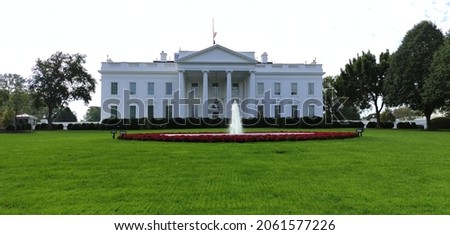 The white house of the USA during a cloudy autumn day Royalty-Free Stock Photo #2061577226