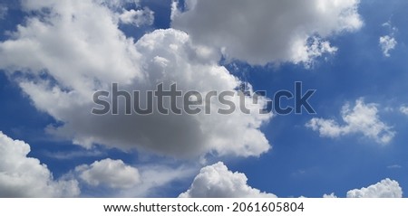 ิbeautiful sky is large, bright, beautiful white clouds, blue, nature