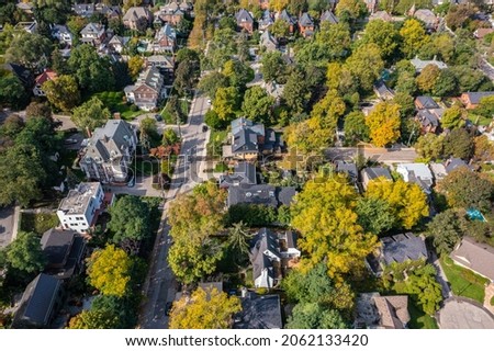 drone photos of Hamilton Ontario trees changing color 