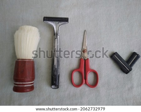 Grooming kit for men and boys with a heart shaped blade. 