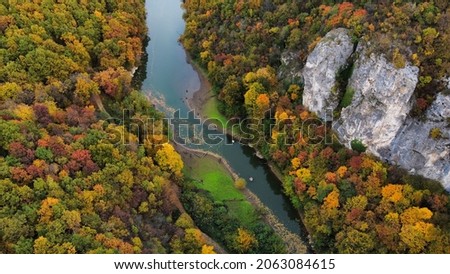 Autumn flying over the Emen canyon 