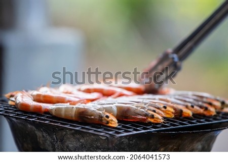 grilled shrimp on a grill
