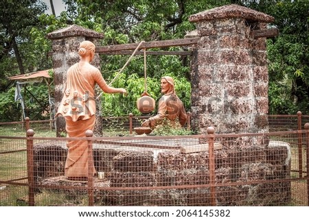 The Samaritan woman with Jesus at the well is a figure from the bible. Pictures in a statue format from Goa