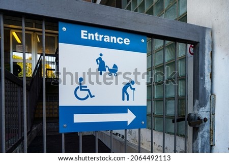 sign indicating access for pregnant women, the elderly and disabled people