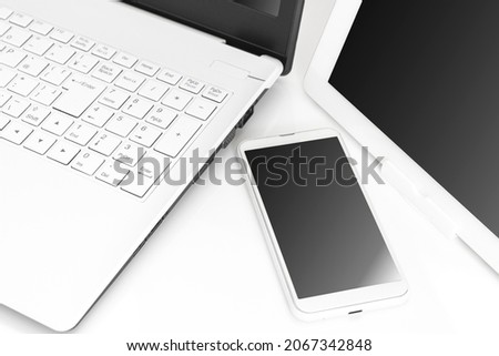 Digital devices (laptops, smartphones and tablets)