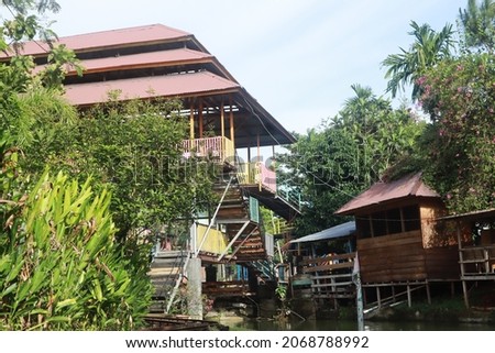 Photo of a riverside residence, this photo is useful for architectural catalogs and also for daily architectural websites, architectural photography

