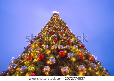 street christmas tree 2022 greeting card